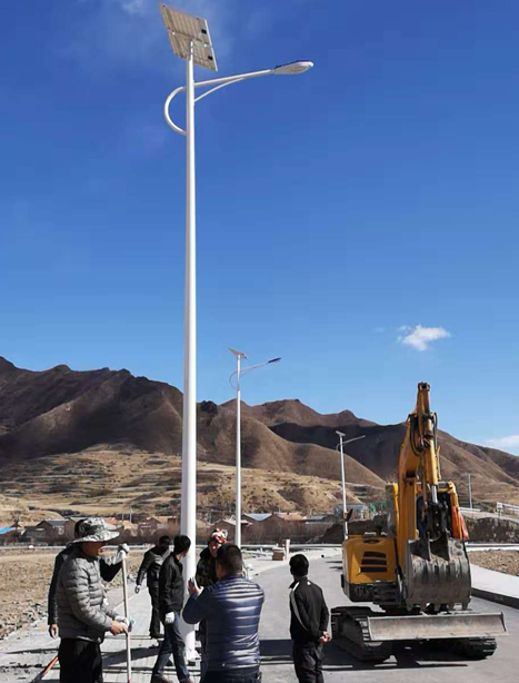 甘南碌曲10米沙依巴克太阳能路灯项目