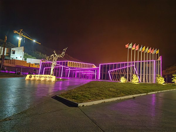 城市亮化是现代城市建设的重要组成部分，它不仅可以美化城市的夜景，还能提升城市的整体形象。随着科技的不断进步，城市亮化也得到了更多的关注和创新。本文将介绍一些关于城市亮化的创意和技术，帮助读者了解沙依巴克城市亮化的重要性以及如何进行沙依巴克城市亮化的规划和实施。